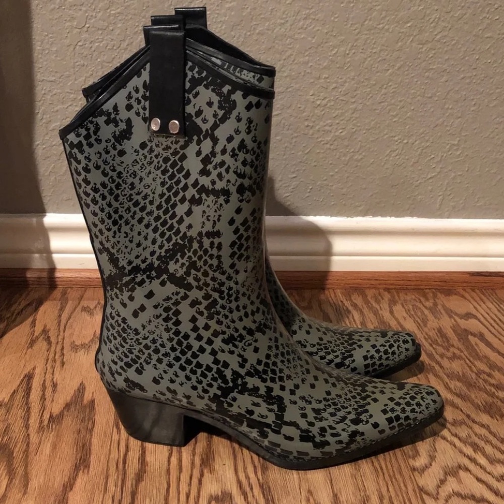 Cowboy rain boots size 10